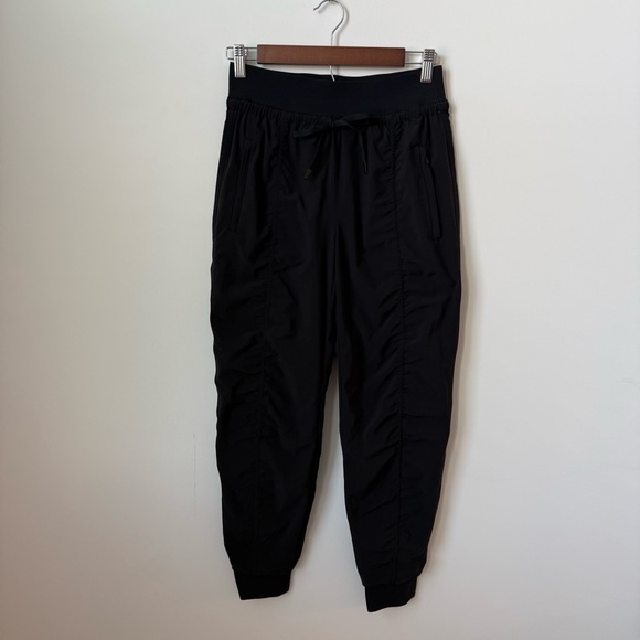 Athleta Pants - Athleta Altitude Lined Joggers Black Size 2